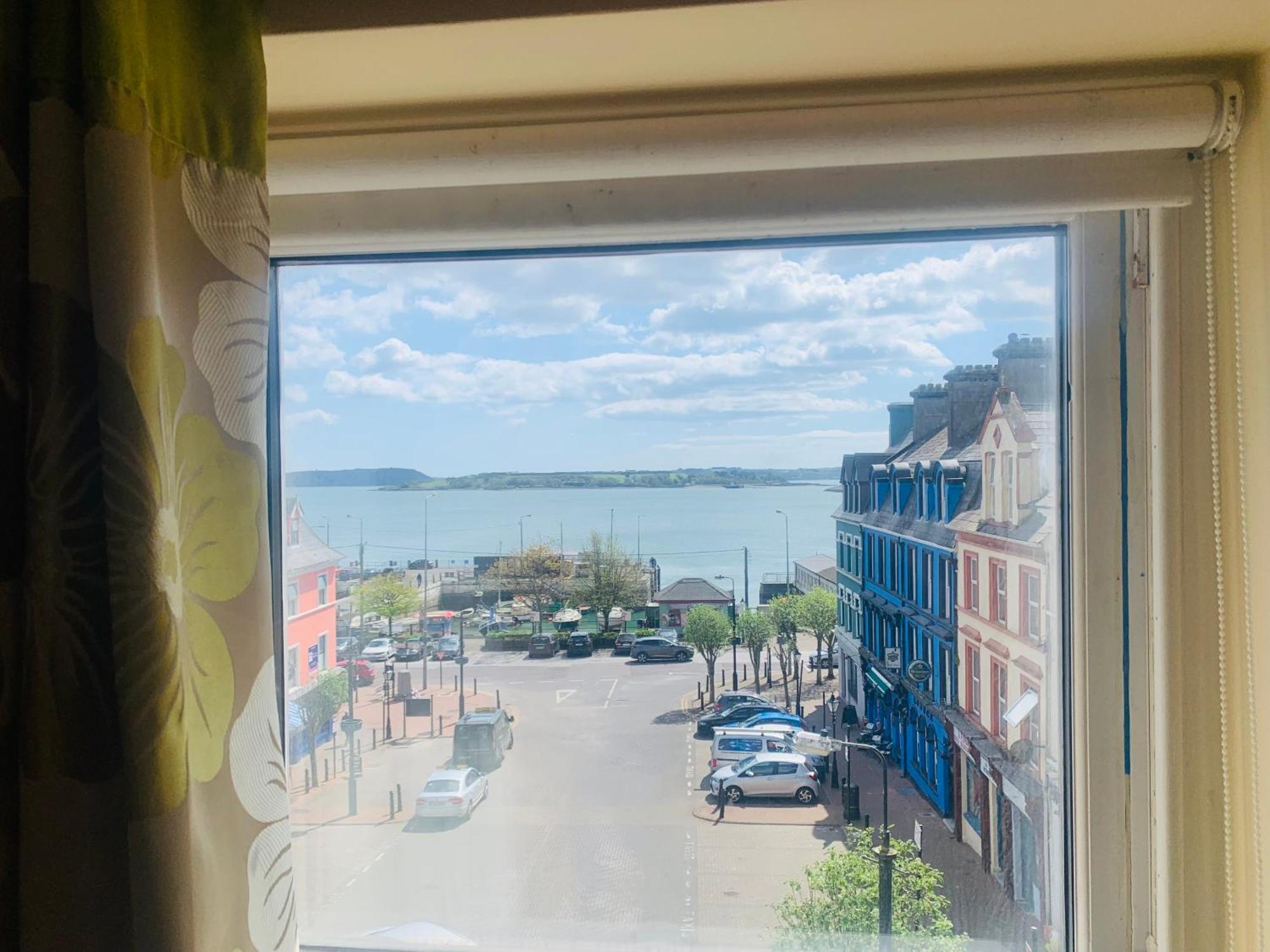 Appartamento Sea View Flat An Cóbh Esterno foto